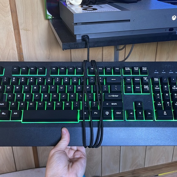 gaming keyboard and mouse it was only used one time it’s and onn gaming - Picture 9 of 11